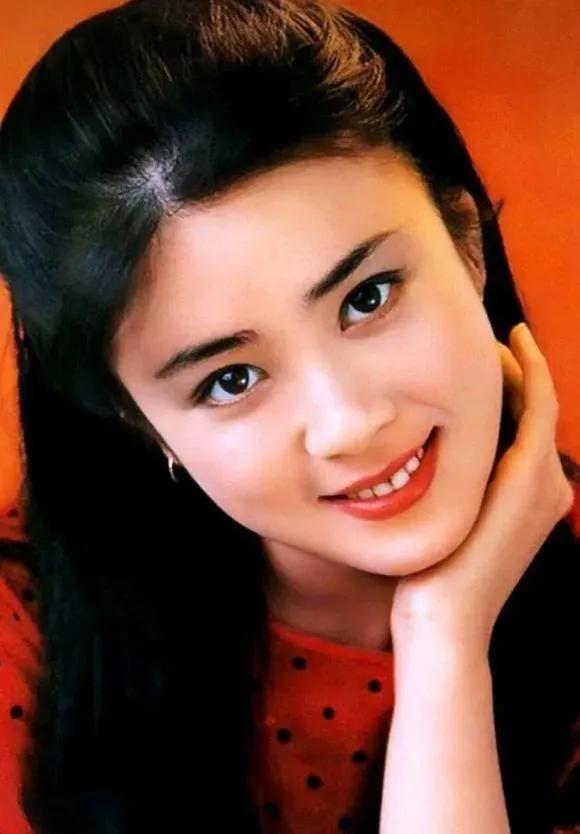 冰封雪域中的多元文化交融，黑龙江北国风情画卷