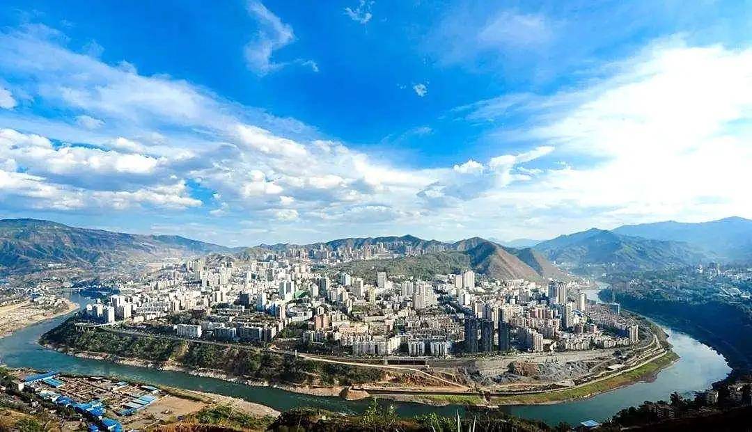 天府之国蜀韵风情，四川魅力之旅